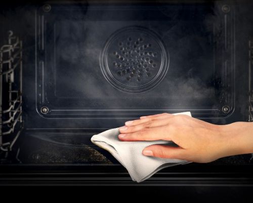 Очистка духовки паром осуществляется до температуры 150 градусов