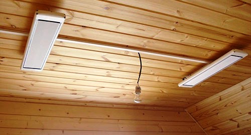 Инфракрасные обогреватели могут быть закреплены на потолке