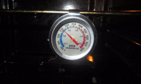 Термометр стрелочный внутри духовки