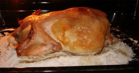 Курица запеченная на соли